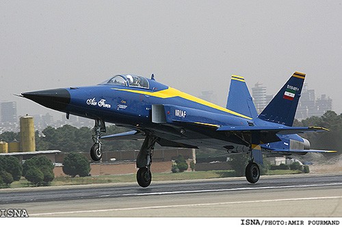 Máy bay tiêm kích Saeqeh được thử nghiệm thành công tại Iran vào ngày 20 tháng 9/2007 và (giống như thế hệ đầu) xuất hiện với vài đặc điểm giống F-5E.